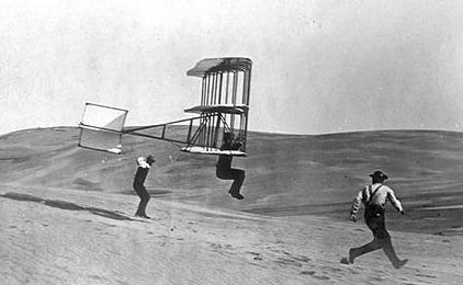 Herring_in_Chanute_Oscillating_Wing_Glider_1902